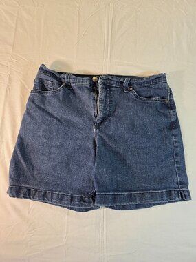Gloria Vanderbilt Amanda Bermuda Denim Shorts Slimming Fit Blue Size 6 Women's